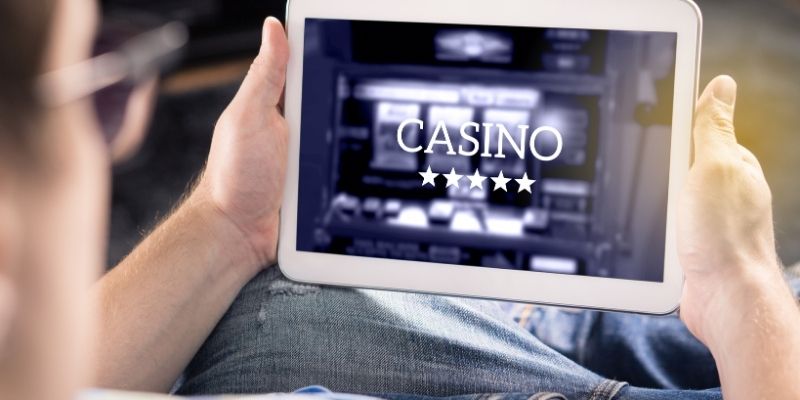Gửi vốn để tận hưởng game Casino online uy tín
